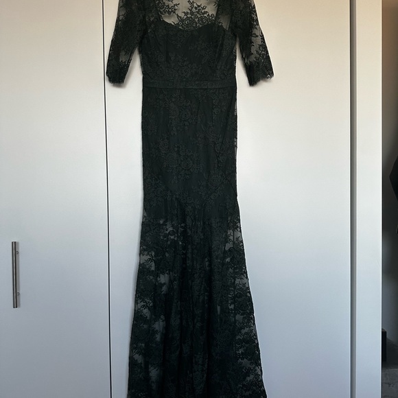 NWT Femme D’armes Bailey Lace Embroidered Gown sz 1 - Picture 3 of 9